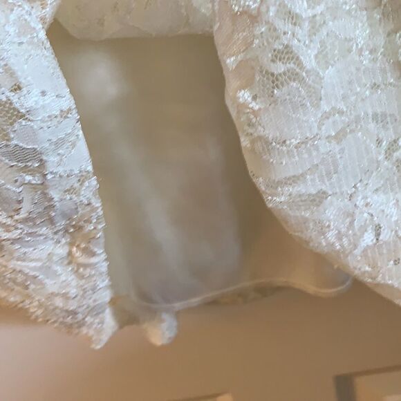 Cezanne medium mini lace dress over lining with bell sleeves - Picture 4 of 8